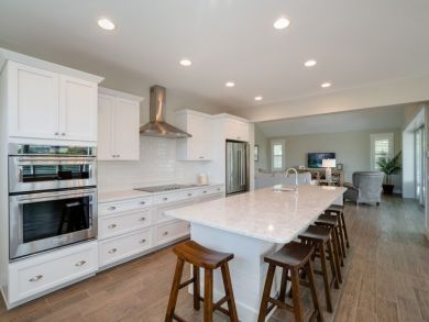Breakfast Counter with Seating